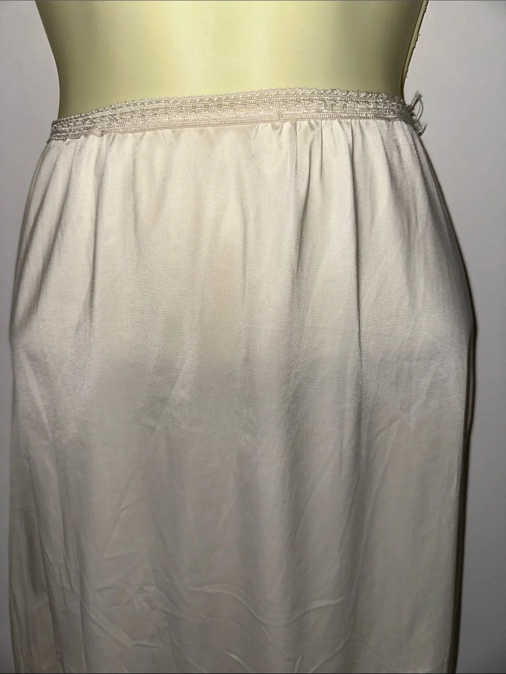 Vintage 60s Cream/Ivory Lace Half Slip with Tan Lace Hem - Picture 2 of 5